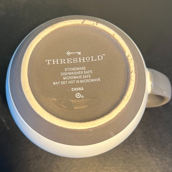 THRESHOLD Monogram Initial Letter "C ” White Matte Finish Stoneware Mug - Picture 6 of 7